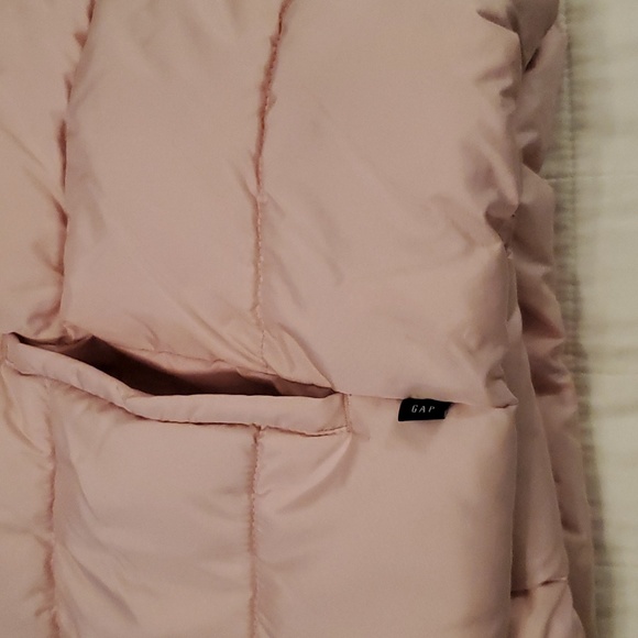 Girls Gap Puffer Vest - Picture 3 of 5